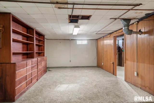 $195,000 | 207 North West Street, Stonington, IL 62567