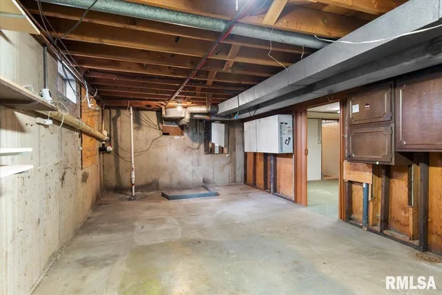 $195,000 | 207 North West Street, Stonington, IL 62567