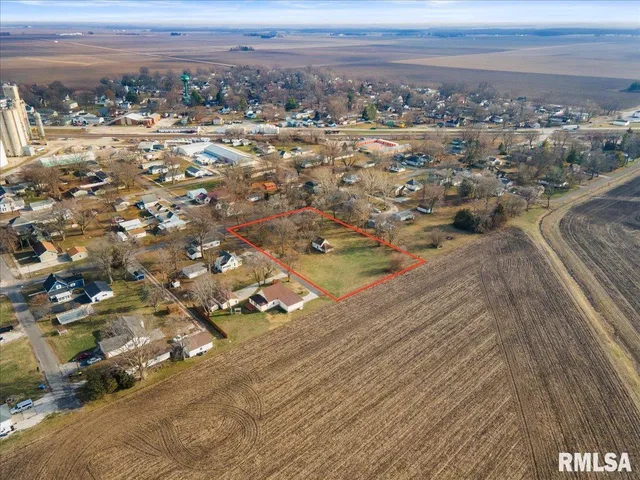 $195,000 | 207 North West Street, Stonington, IL 62567