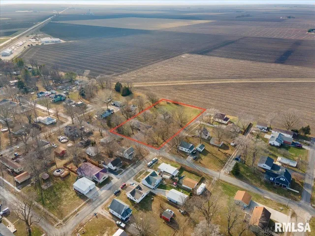 $195,000 | 207 North West Street, Stonington, IL 62567