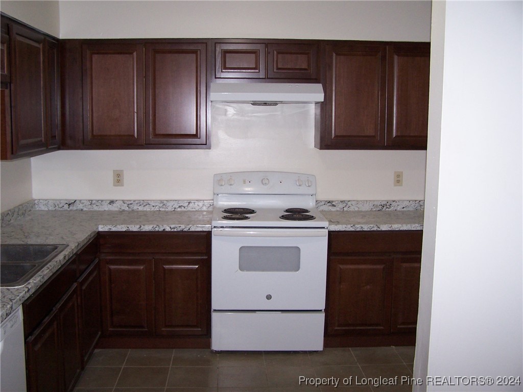 583 Winding Creek Road, Unit H Fayetteville, NC 28305 - Photo 6 of 32