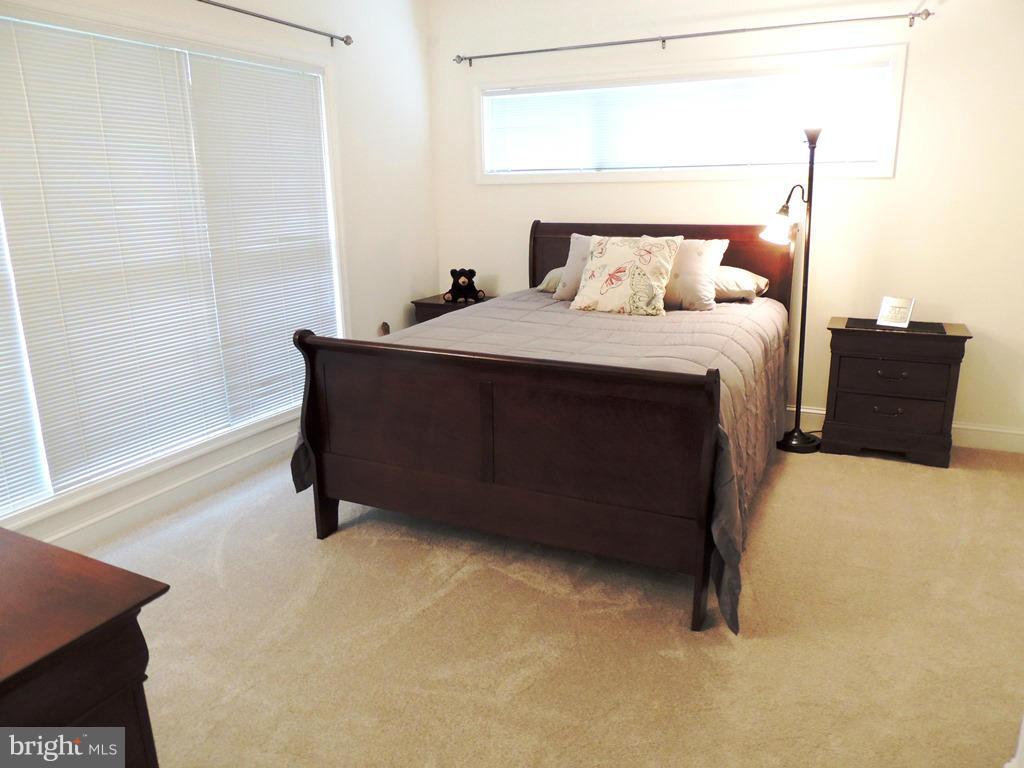 503 Runabout Loop, Unit 503 Solomons, MD 20688 - Photo 11 of 29 Spacious Owners Suite with Large Closet