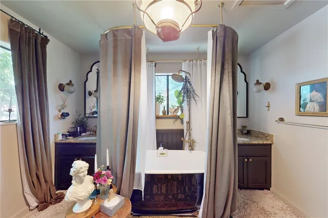 $289,000 | 101 South Thomas Street, Caldwell, TX 77836