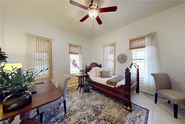 $289,000 | 101 South Thomas Street, Caldwell, TX 77836