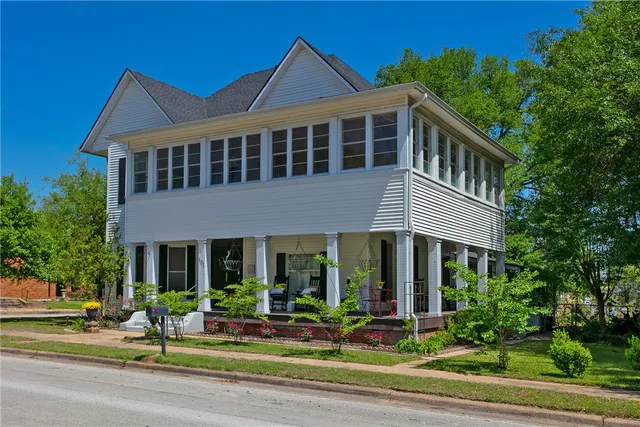 $289,000 | 101 South Thomas Street, Caldwell, TX 77836