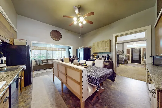 $289,000 | 101 South Thomas Street, Caldwell, TX 77836