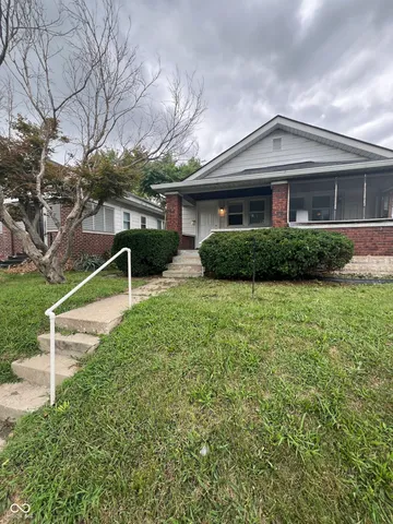 $695 | 854 North Bradley Avenue, Indianapolis, IN 46201