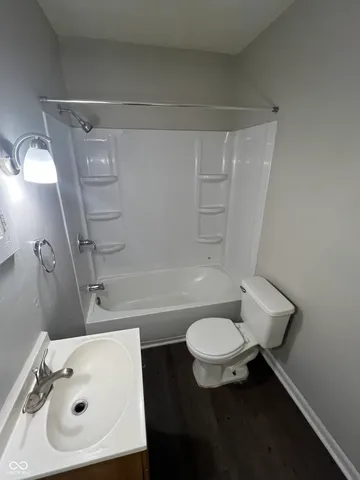 $695 | 854 North Bradley Avenue, Indianapolis, IN 46201