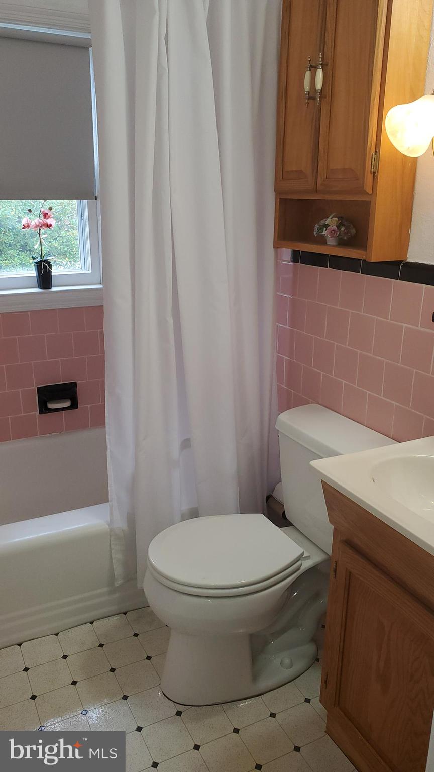 1911 Barry Road Baltimore, MD 21222 - Photo 11 of 22 Bathroom