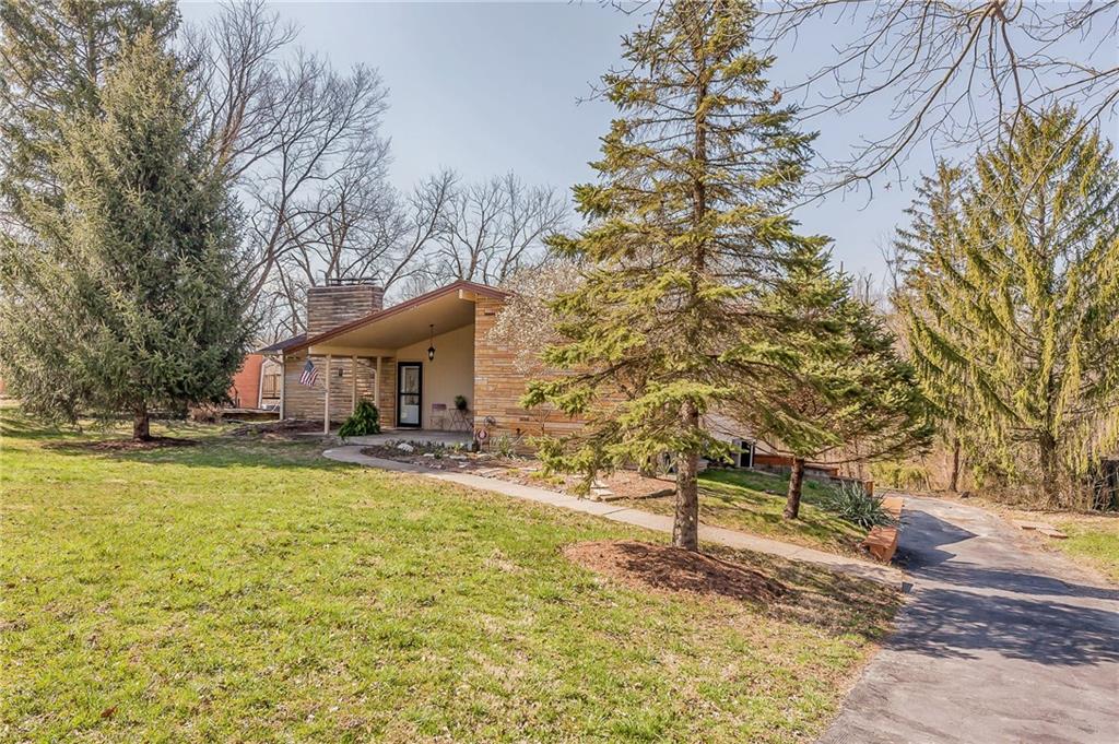 7919 Hawthorne Road Indianapolis, IN 46256 - Photo 4 of 32 Gallery Image 4