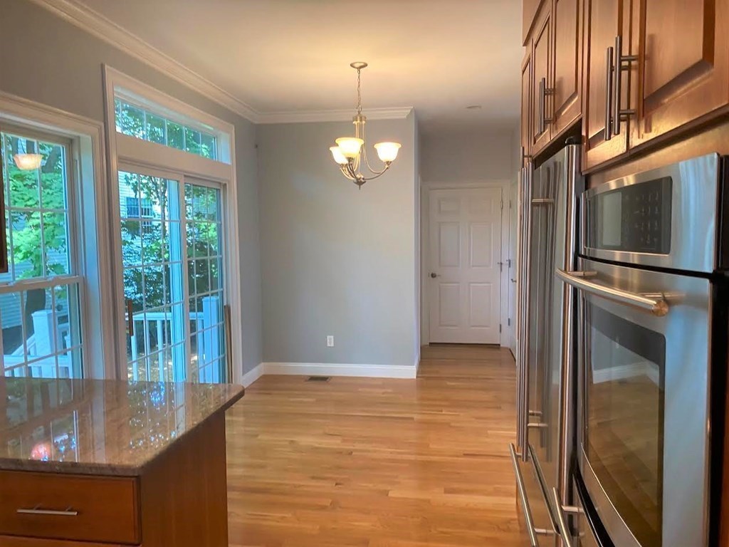 7 Maple Place, Unit 7 Needham, MA 02492 - Photo 11 of 38