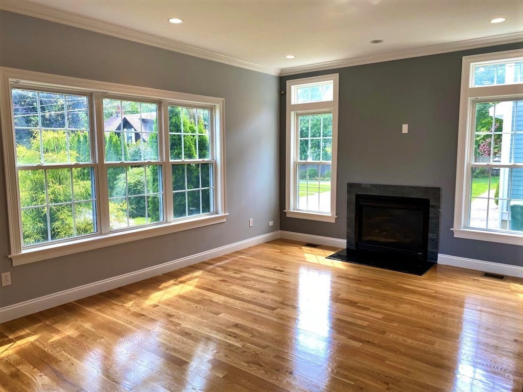 7 Maple Place, Unit 7 Needham, MA 02492 - Photo 4 of 38