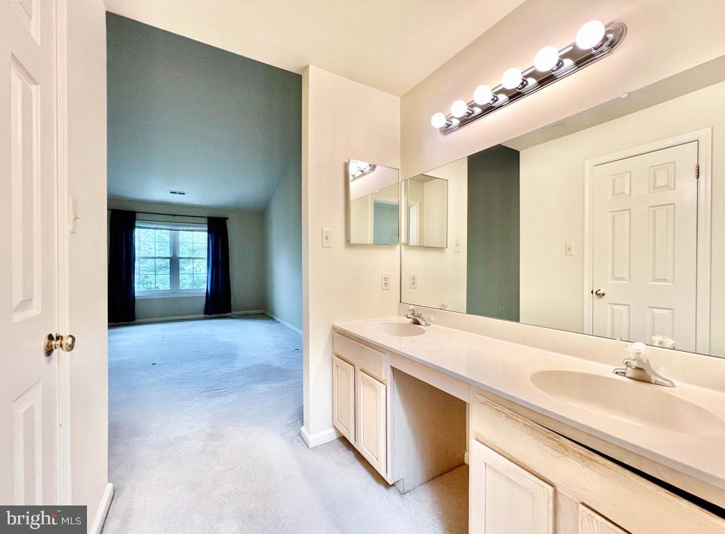 2406 Waterford Road Yardley, PA 19067 - Photo 20 of 32 MBR Dressing Room