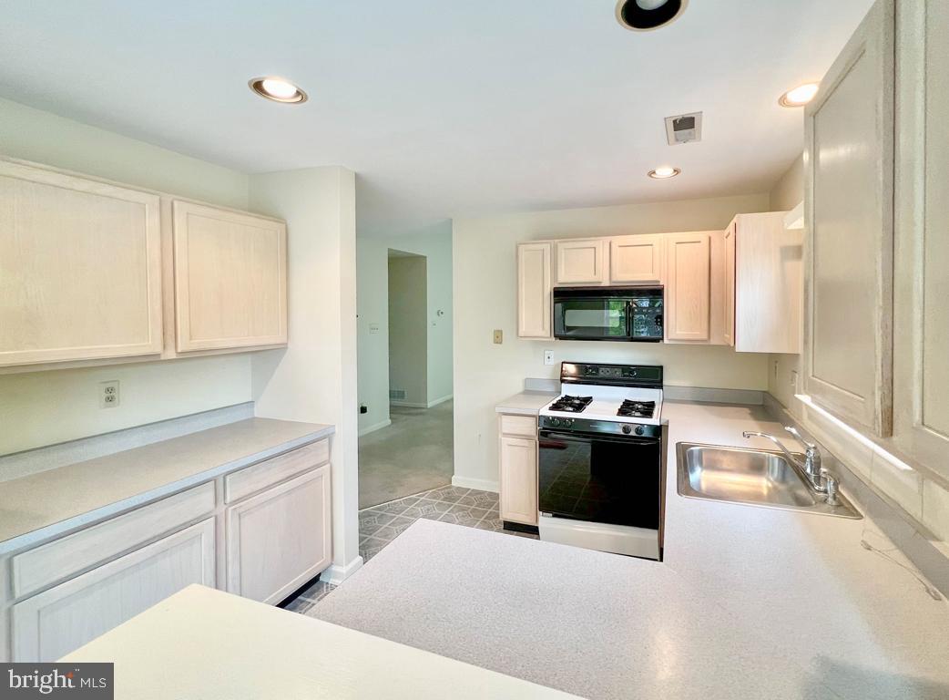 2406 Waterford Road Yardley, PA 19067 - Photo 10 of 32 Kitchen