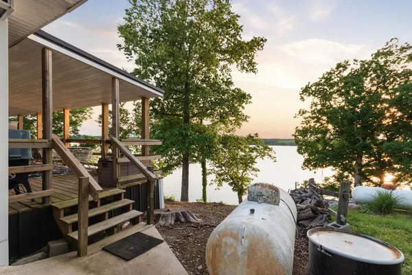 $299,999 | 774 Ridge Drive, Cadiz, KY 42211
