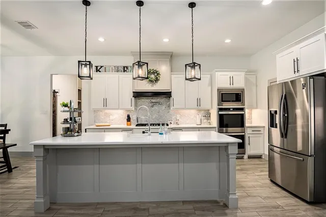 $528,000 | 377 Sarra Lane, Poolville, TX 76487