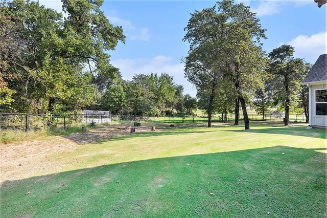 $528,000 | 377 Sarra Lane, Poolville, TX 76487