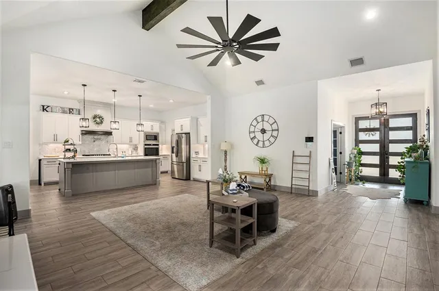 $528,000 | 377 Sarra Lane, Poolville, TX 76487