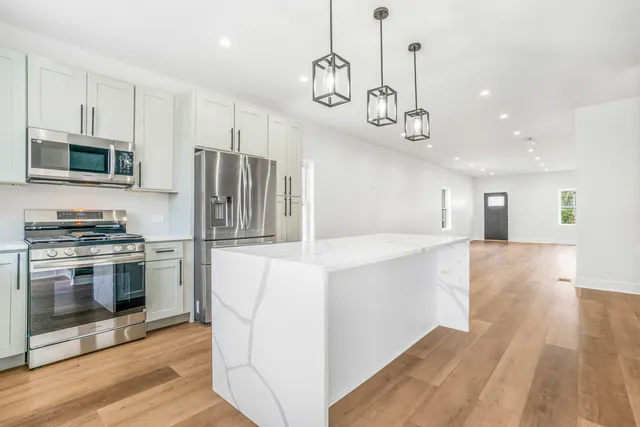 $474,999 | 5731 West Ohio Street, Chicago, IL 60644