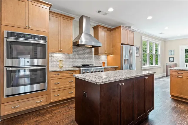 $1,000,000 | 2292 Pembrook Place Northeast, Atlanta, GA 30324