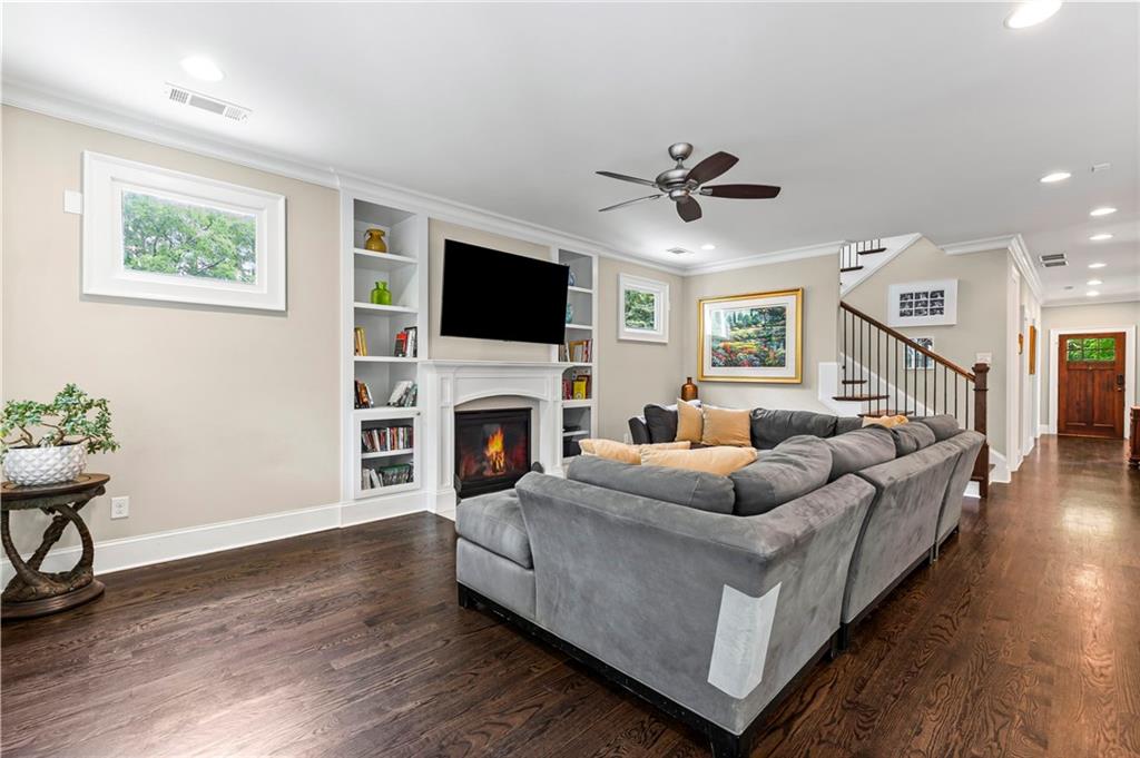 2292 Pembrook Place Northeast Atlanta, GA 30324 - Photo 17 of 45