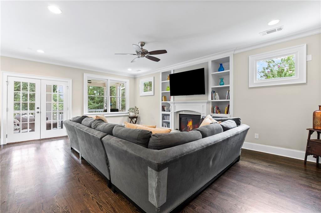 2292 Pembrook Place Northeast Atlanta, GA 30324 - Photo 18 of 45