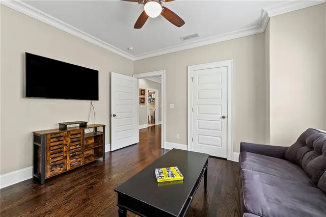 $1,000,000 | 2292 Pembrook Place Northeast, Atlanta, GA 30324