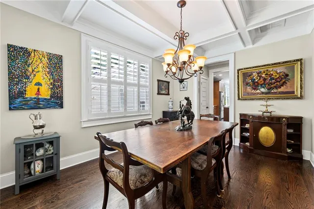 $1,000,000 | 2292 Pembrook Place Northeast, Atlanta, GA 30324