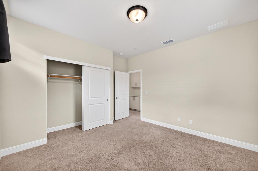 10853 Portico Circle Rancho Cordova, CA 95670 - Photo 37 of 46