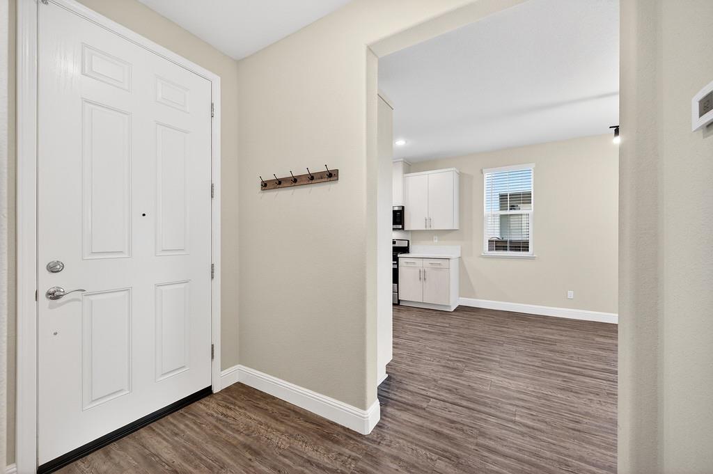 10853 Portico Circle Rancho Cordova, CA 95670 - Photo 5 of 46