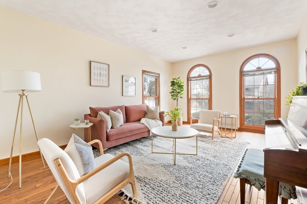 110 Stoneleigh Road Watertown, MA 02472 - Photo 3 of 26 Gallery Image 3