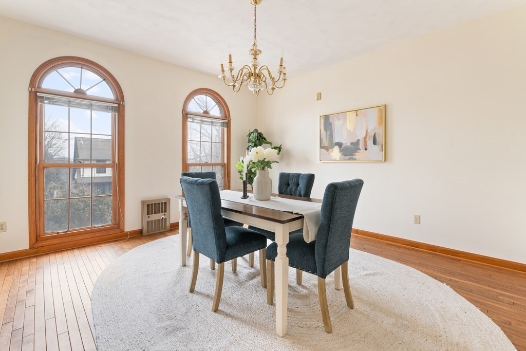 110 Stoneleigh Road Watertown, MA 02472 - Photo 5 of 26 Gallery Image 5
