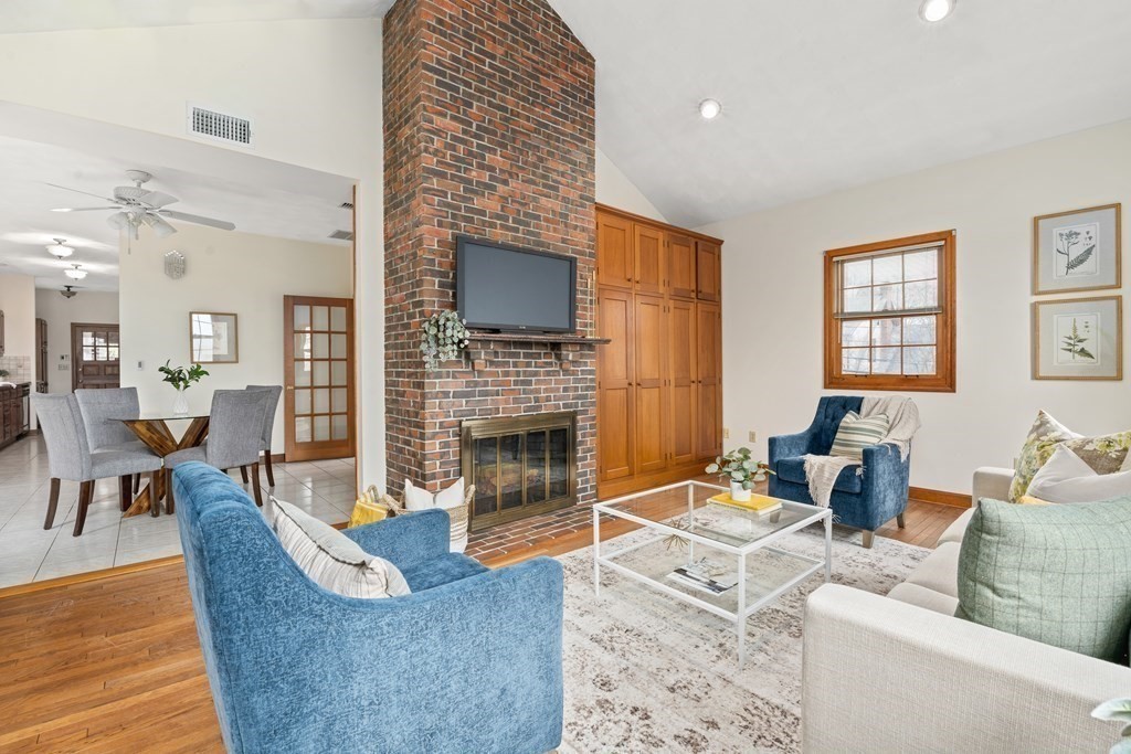 110 Stoneleigh Road Watertown, MA 02472 - Photo 10 of 26 Gallery Image 10