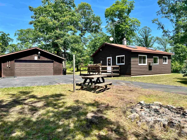 $269,900 | W8040 Quarry Road, Crivitz, WI 54114