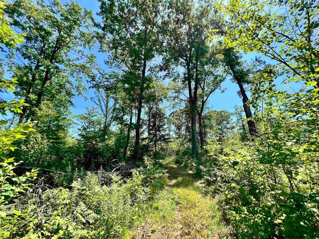 $269,900 | W8040 Quarry Road, Crivitz, WI 54114