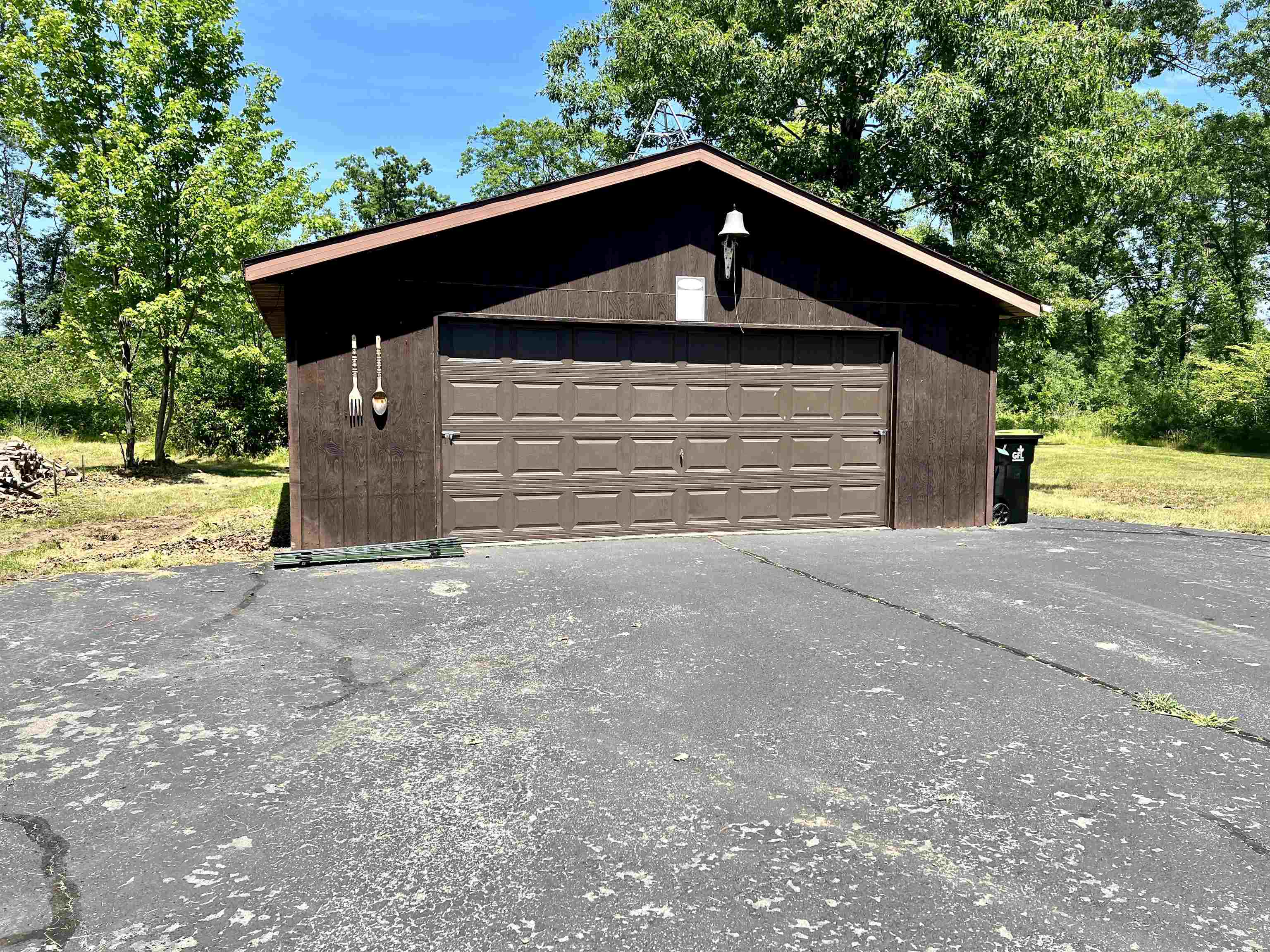 W8040 Quarry Road Crivitz, WI 54114 - Photo 4 of 32