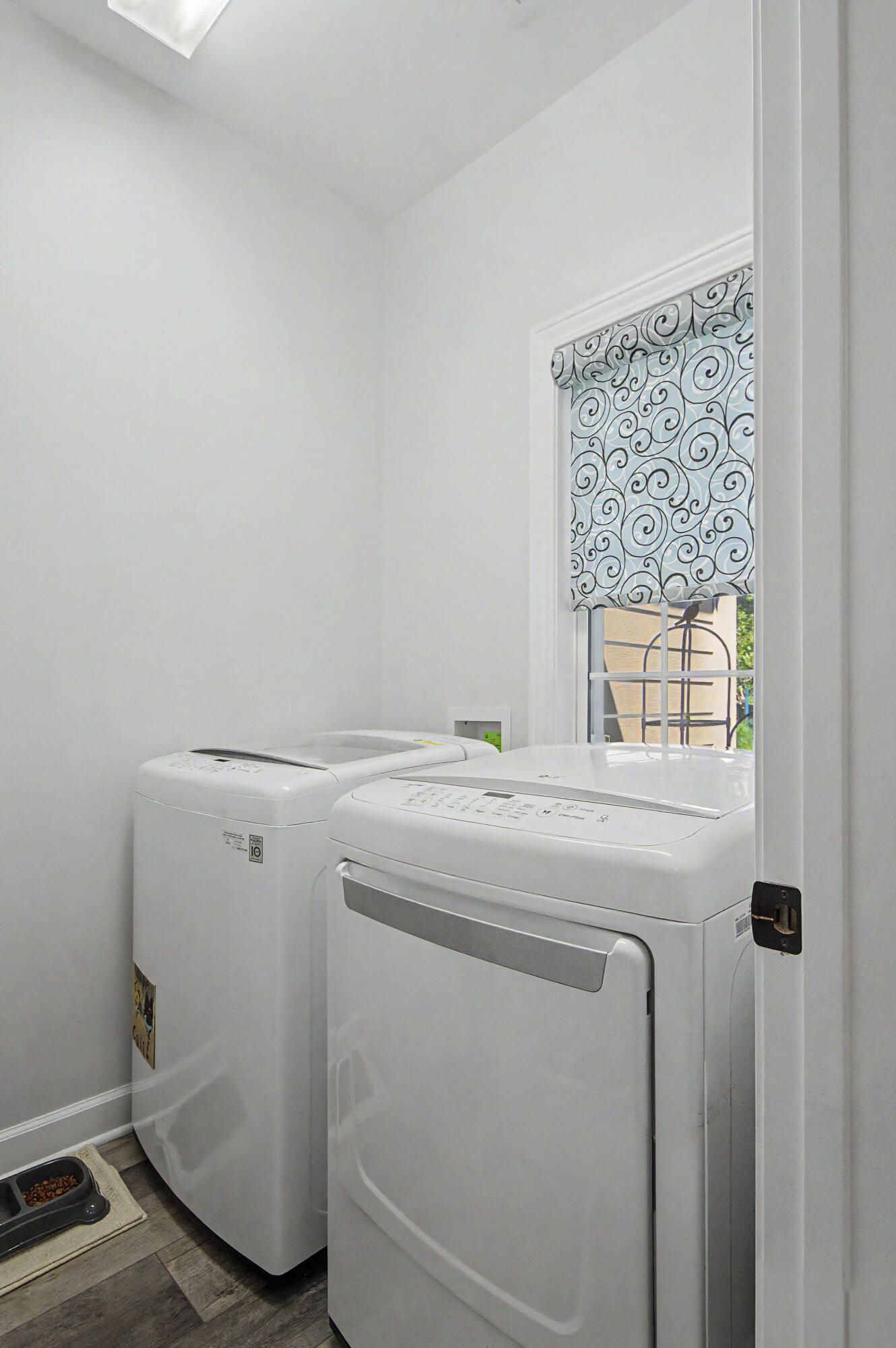 3276 Kirk Ridge Road Murray, KY 42071 - Photo 14 of 33 Laundry0244