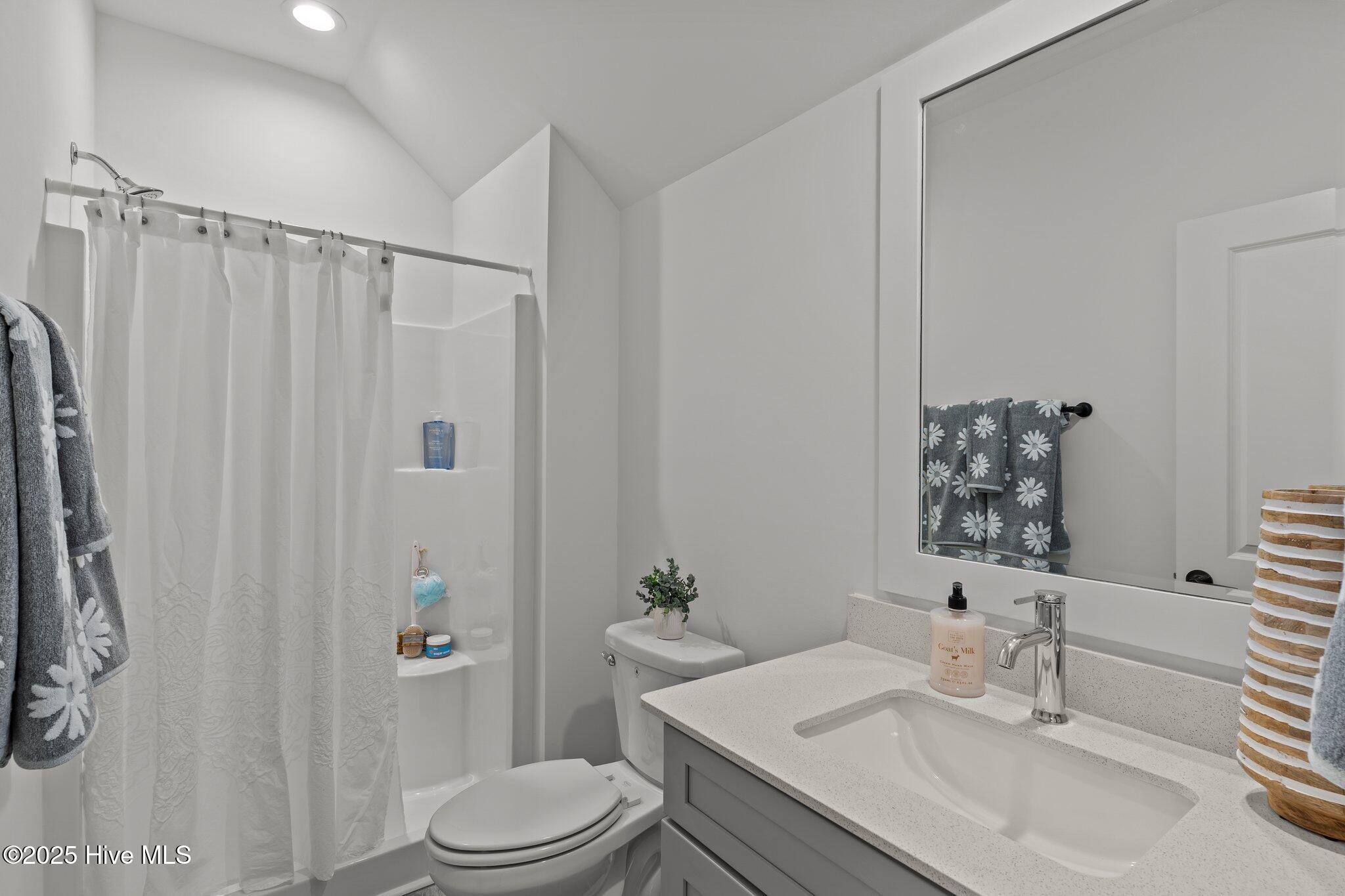 122 Whispering Pine Lane Holly Ridge, NC 28445 - Photo 29 of 67 3rd Bath (3rd Floor)