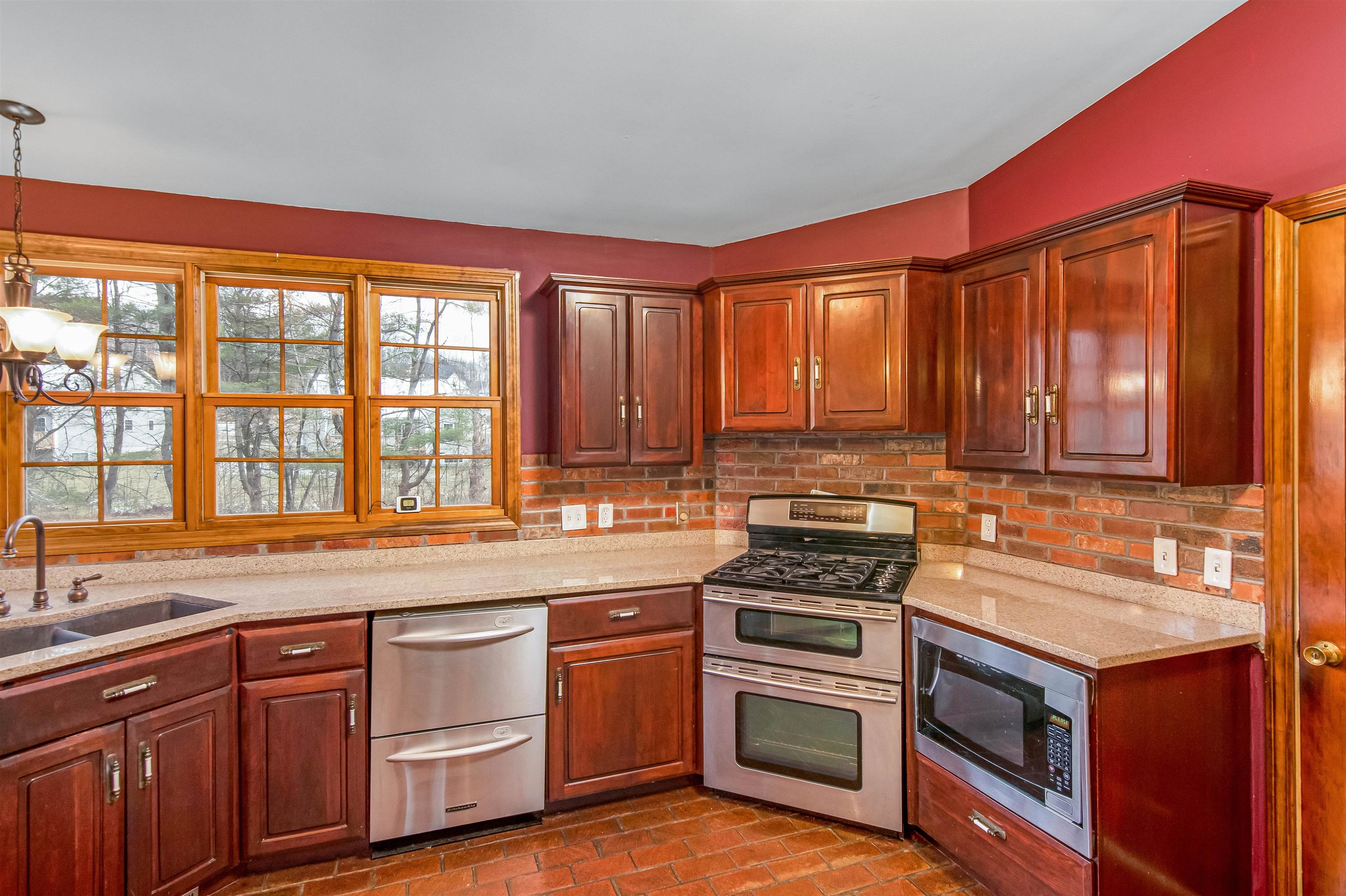 356 Watkins Road Colchester, VT 05446 - Photo 12 of 40 Gallery Image 12