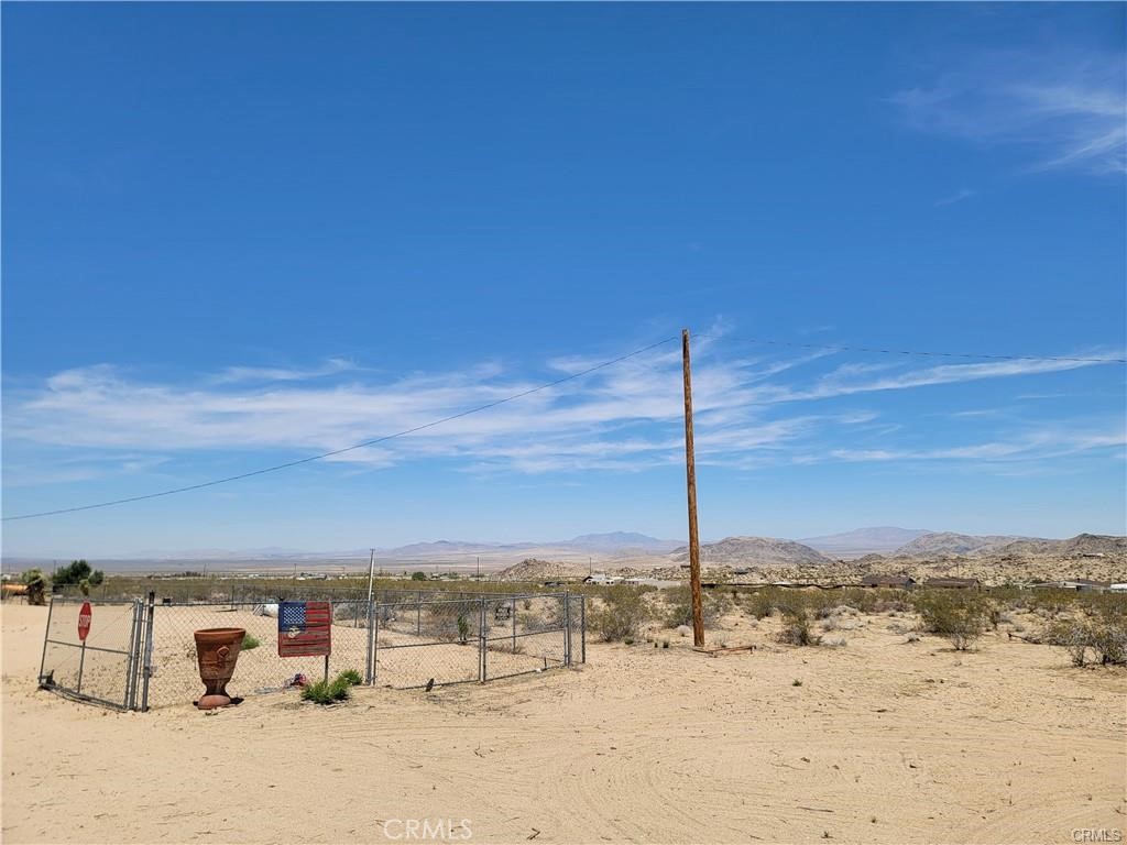 5566 Oleta Road Landers, CA 92285 - Photo 20 of 21 a view of a city