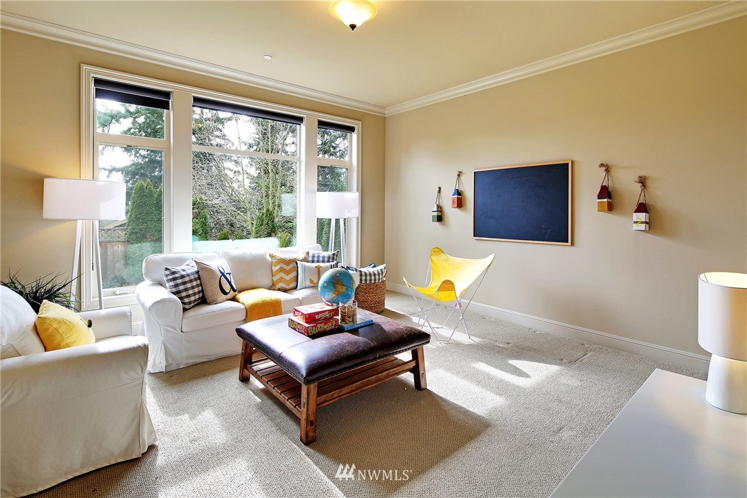 10925 Southeast Lake Road Bellevue, WA 98004 - Photo 14 of 25 Gallery Image 14