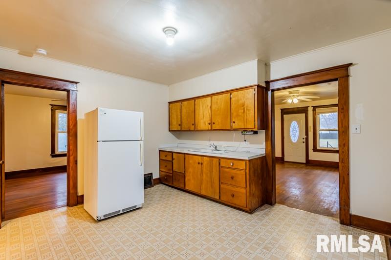312 East Prairie Street Farmington, IL 61531 - Photo 12 of 23 Gallery Image 12