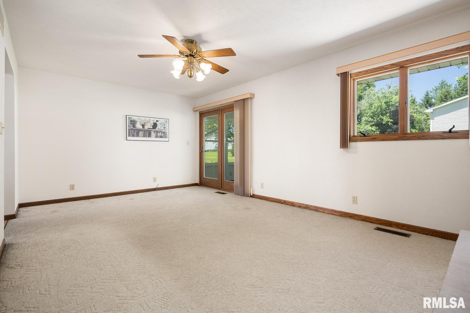 233 West Guth Road Washington, IL 61571 - Photo 19 of 48 Gallery Image 19