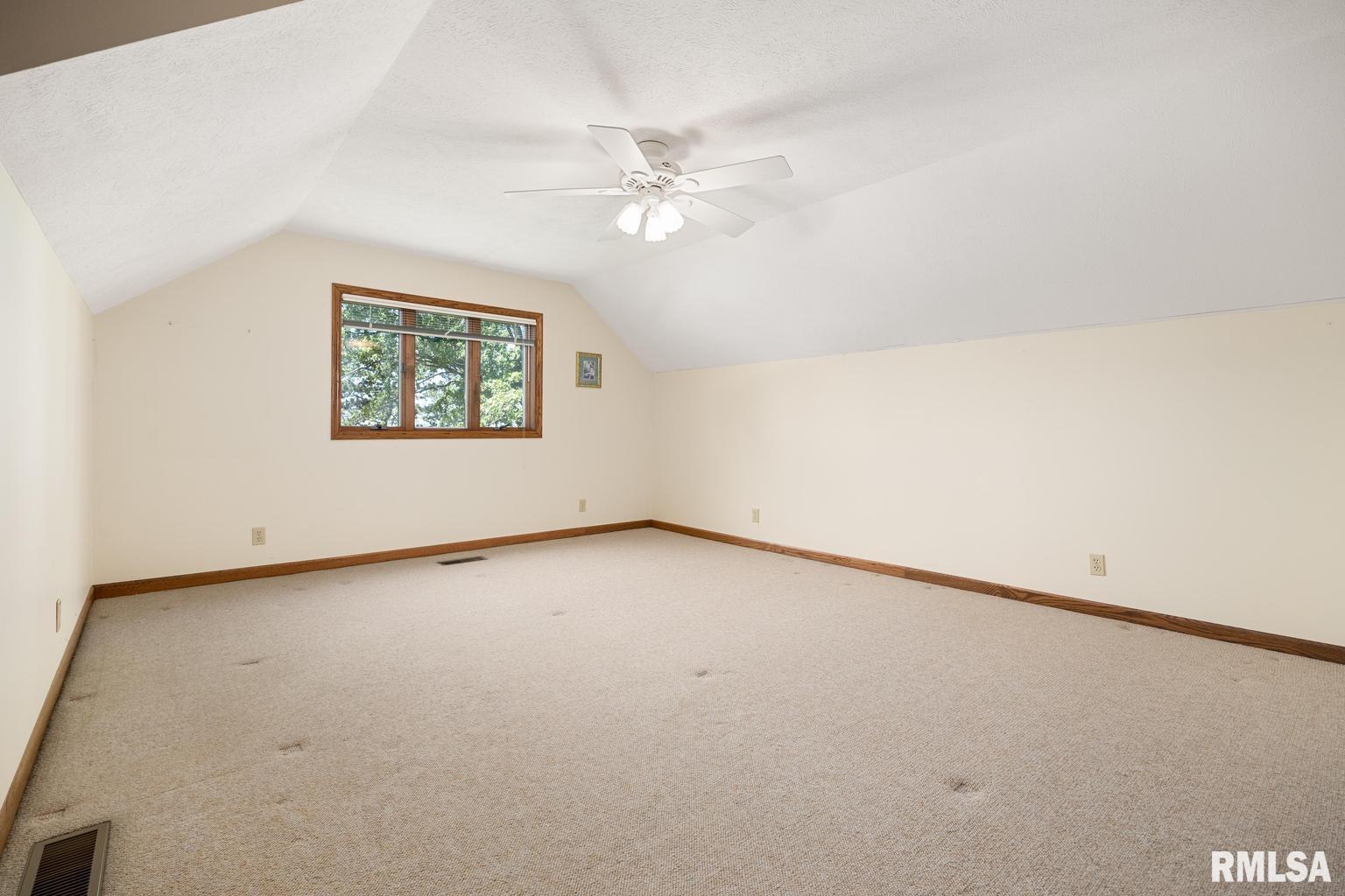 233 West Guth Road Washington, IL 61571 - Photo 36 of 48 Gallery Image 36