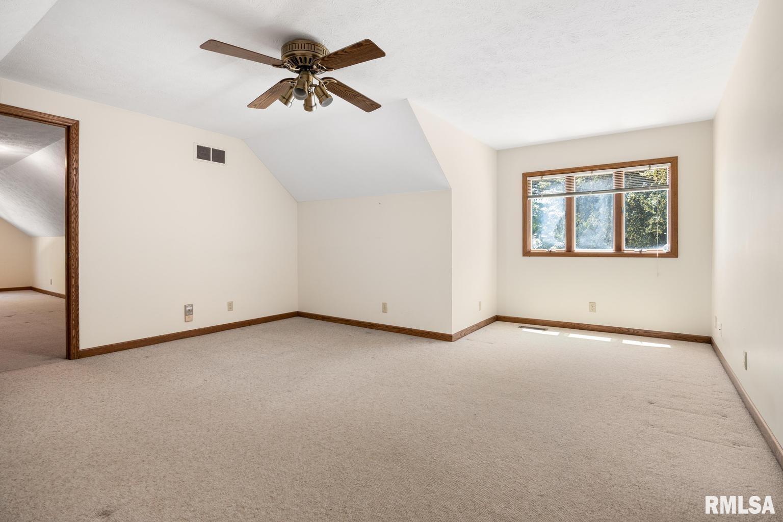 233 West Guth Road Washington, IL 61571 - Photo 39 of 48 Gallery Image 39