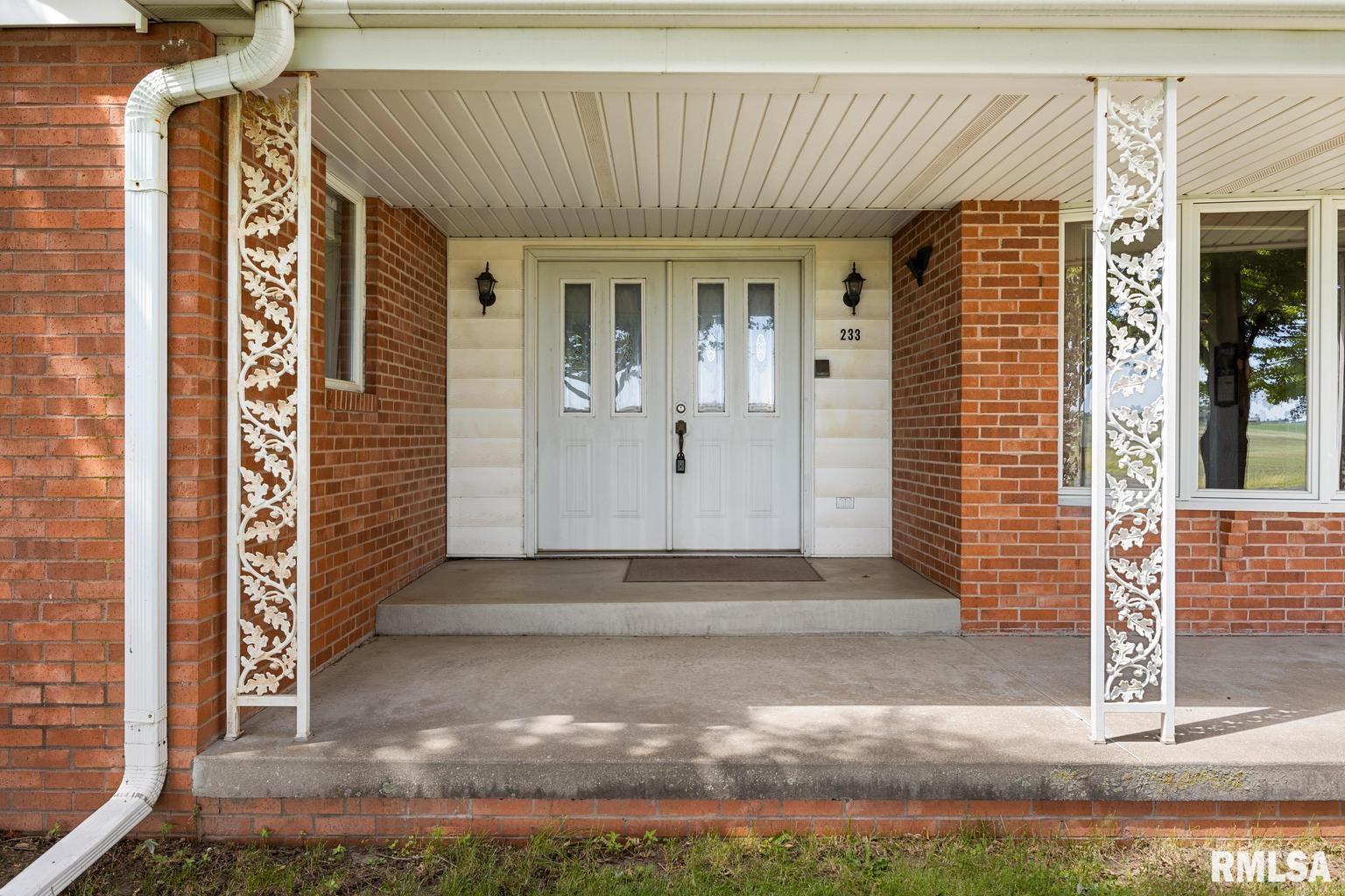 233 West Guth Road Washington, IL 61571 - Photo 4 of 48 Gallery Image 4