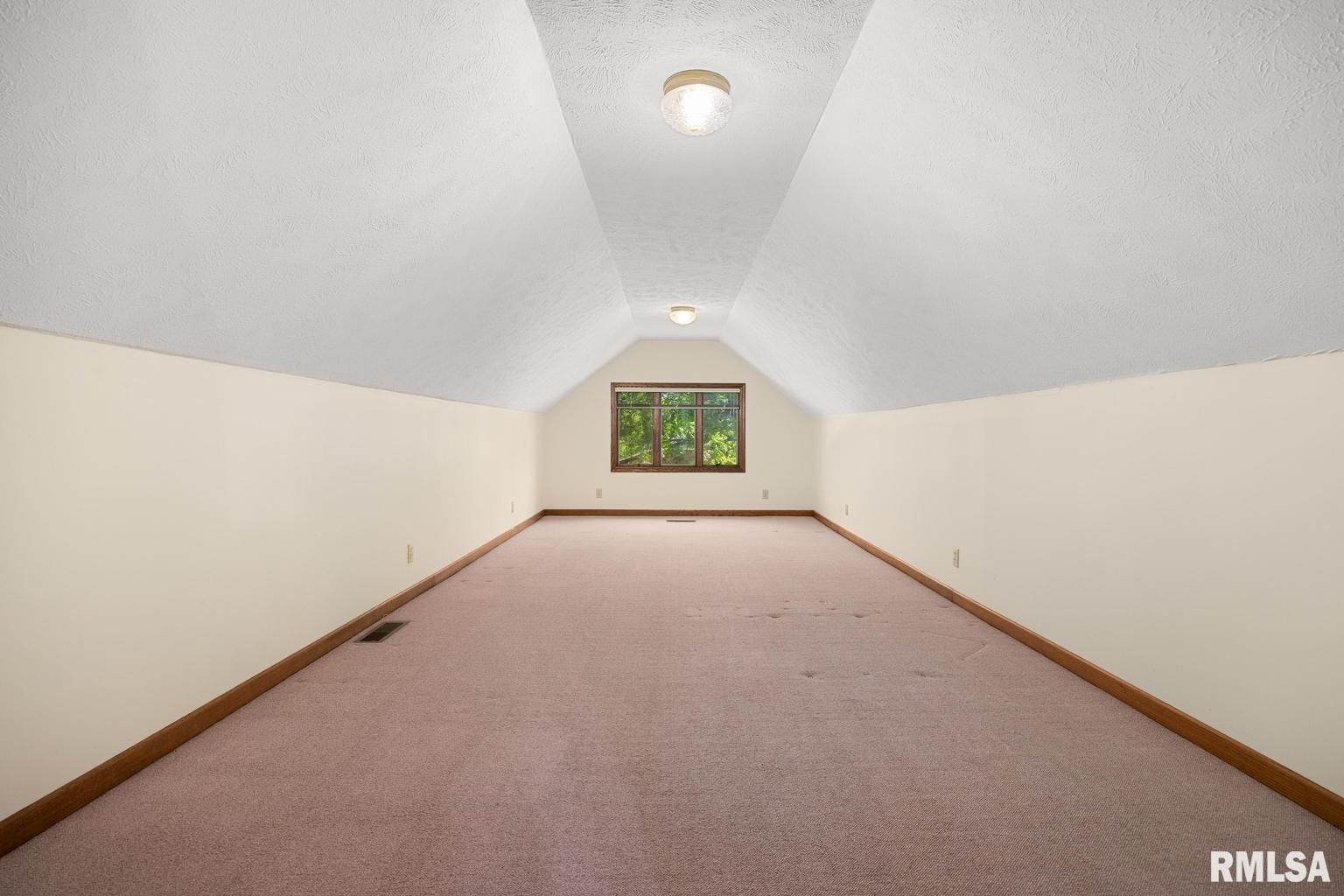 233 West Guth Road Washington, IL 61571 - Photo 41 of 48 Gallery Image 41