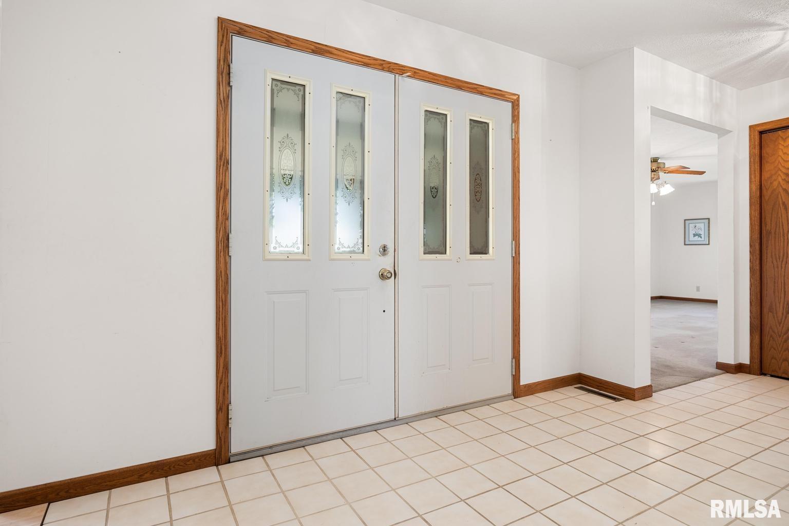 233 West Guth Road Washington, IL 61571 - Photo 5 of 48 Gallery Image 5