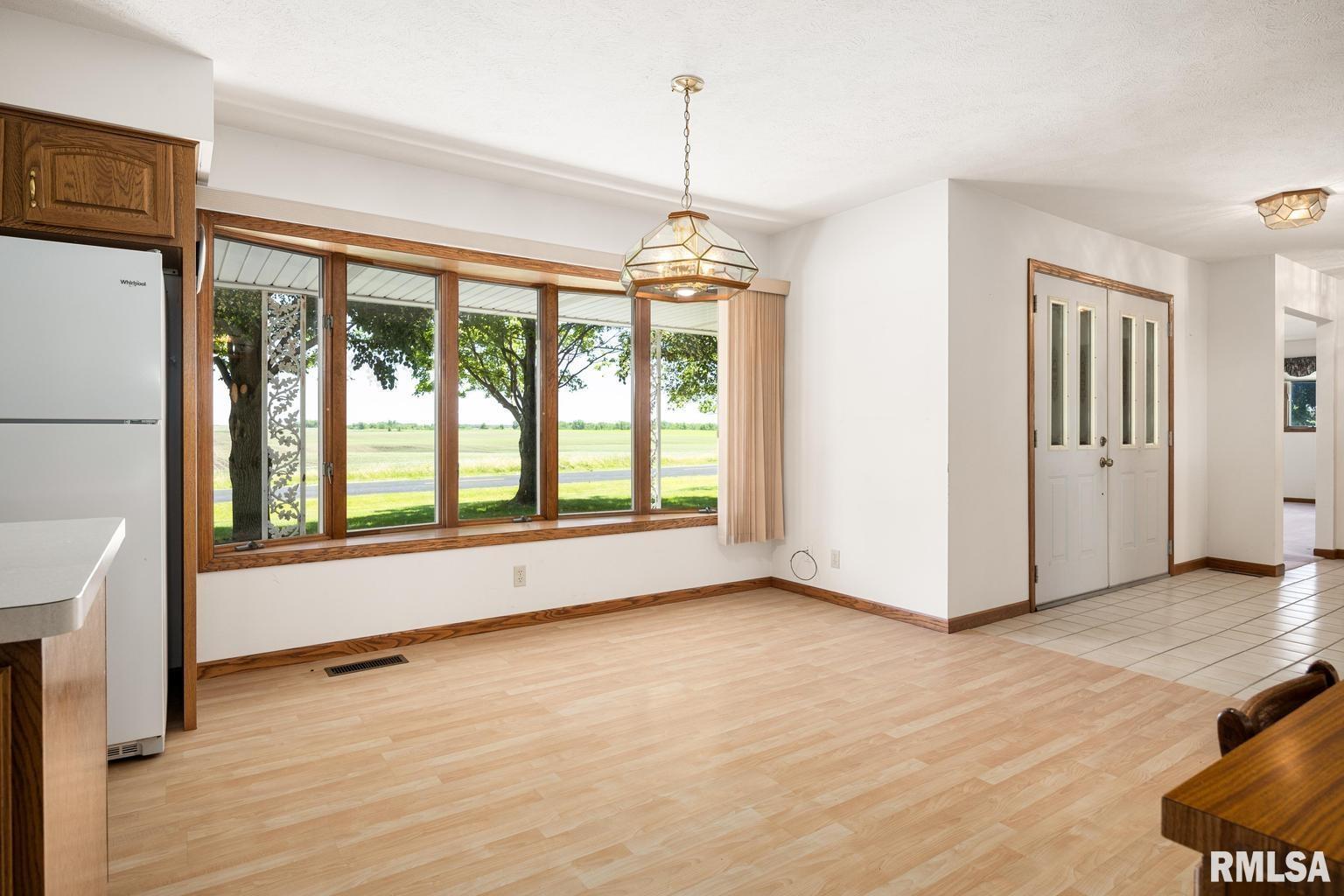 233 West Guth Road Washington, IL 61571 - Photo 10 of 48 Gallery Image 10