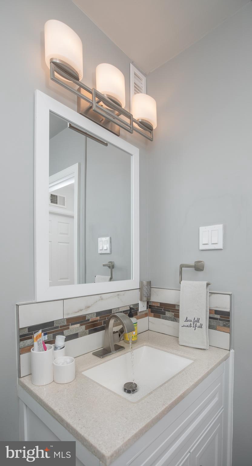 1116 Wynnbrook Road Secane, PA 19018 - Photo 22 of 37 Hall Bathroom